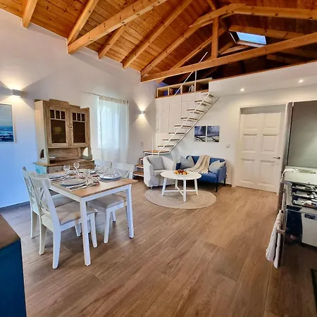 Holiday home The House Of Waves